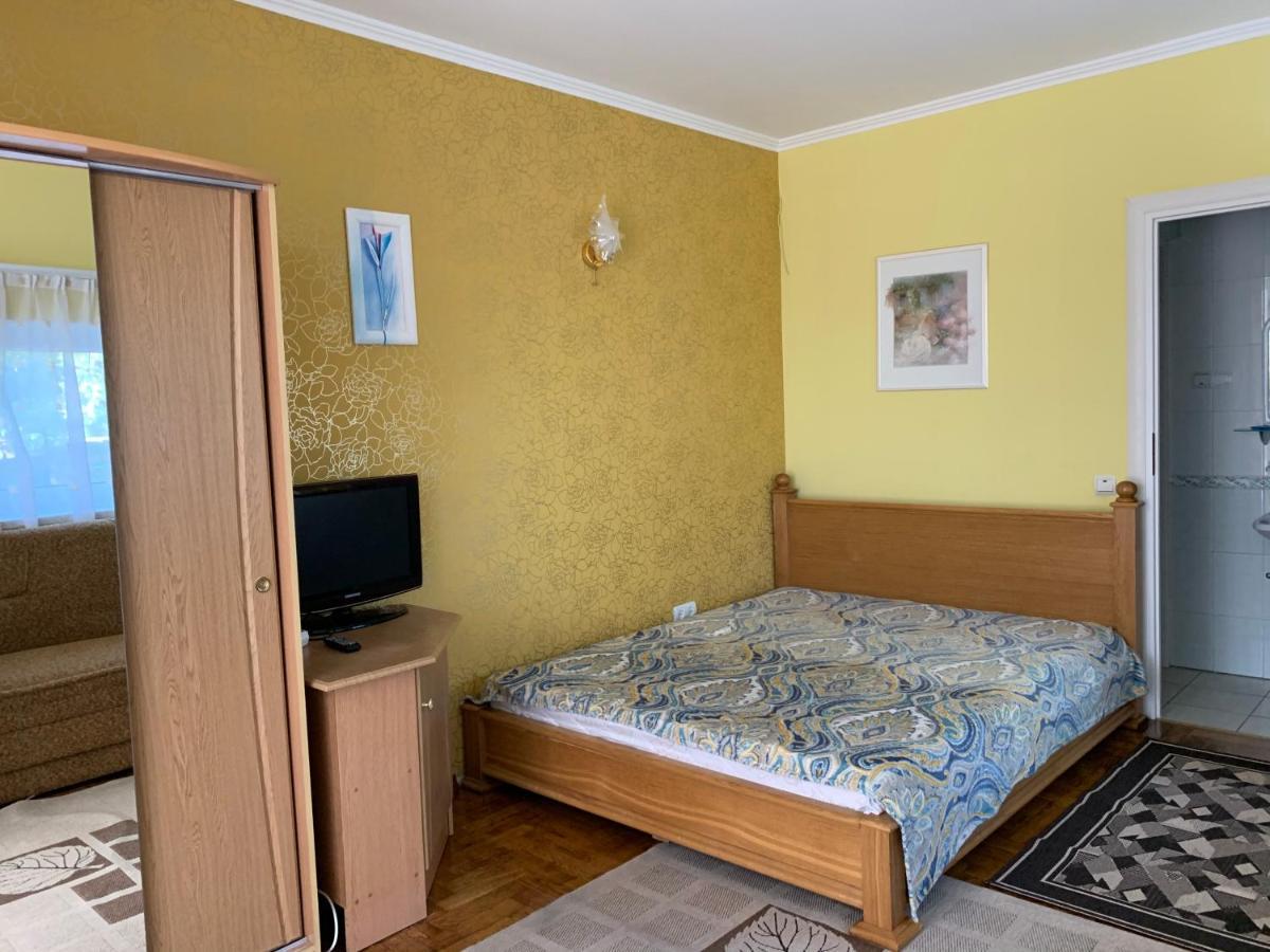 Комфортабельный Коттедж Bed & Breakfast Sviteaz Exterior foto
