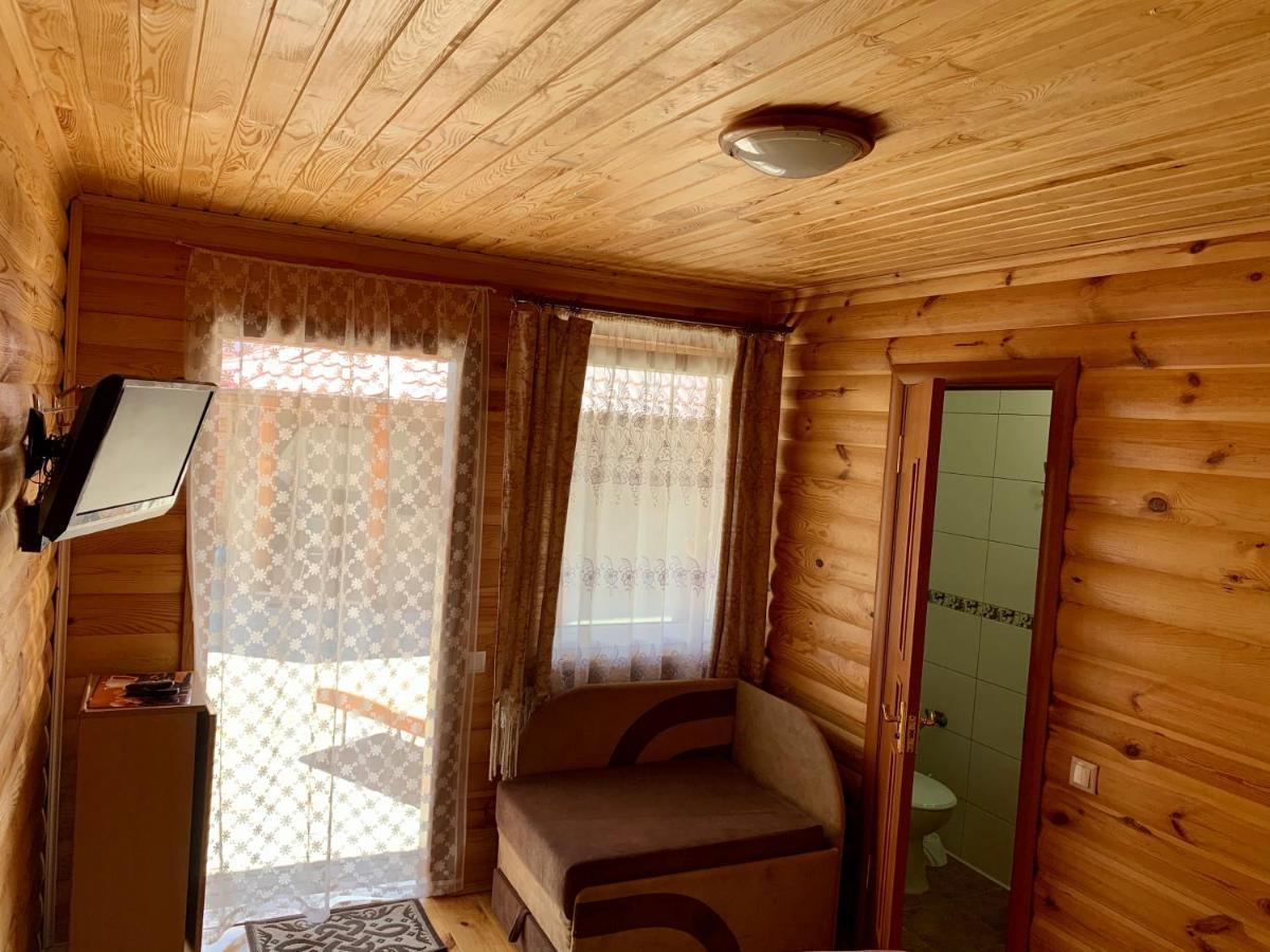 Комфортабельный Коттедж Bed & Breakfast Sviteaz Exterior foto