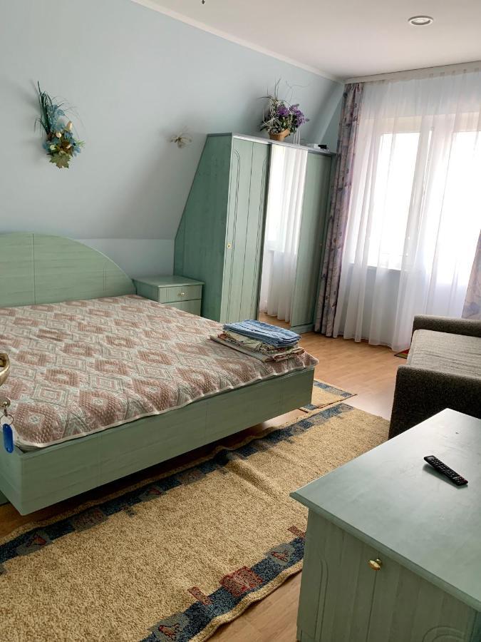 Комфортабельный Коттедж Bed & Breakfast Sviteaz Exterior foto