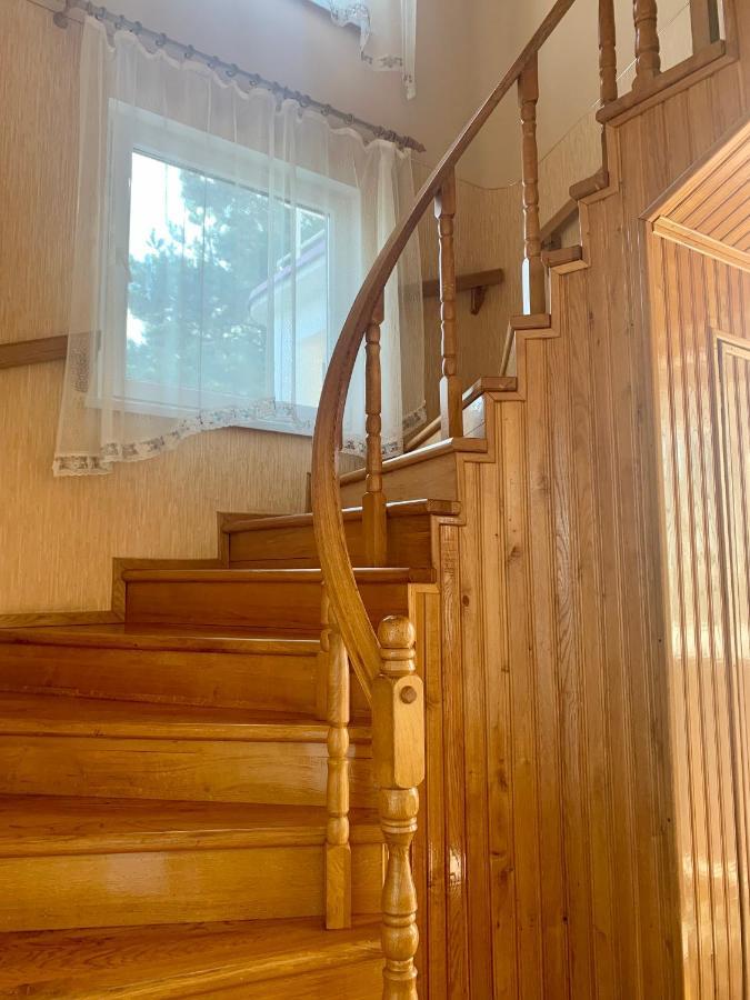 Комфортабельный Коттедж Bed & Breakfast Sviteaz Exterior foto